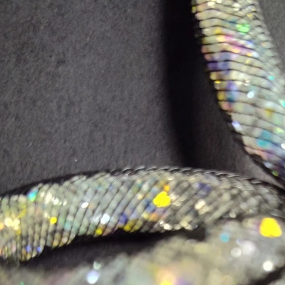 Betsey Johnson Mesh Bow Aurora Borealis Crystals Necklace - Picture 6 of 6